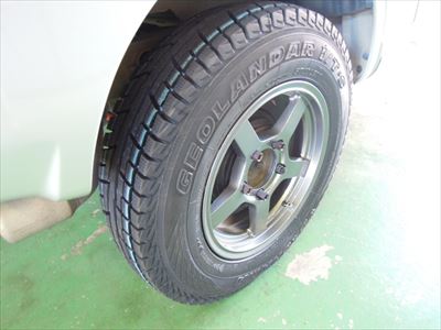 ジムニーのスタッドレスタイヤ取付けです | 4WD・四駆カスタム