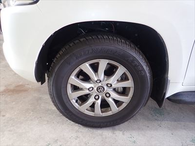 ランクル200のフロントアップスペーサー取付け | 4WD・四駆カスタム