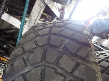 JKラングラーのタイヤ交換 | 4WD・四駆カスタム シューエイの毎日