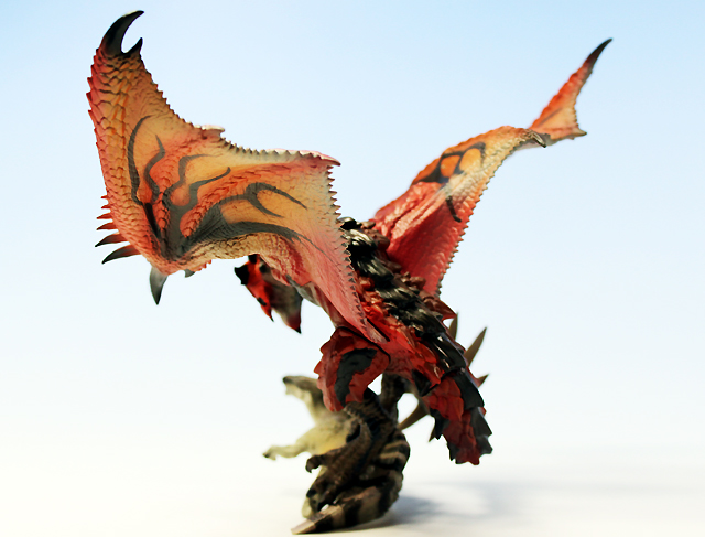モンスターハンター 組立式DXスタチューモデルモンスターズ リオレウス ...