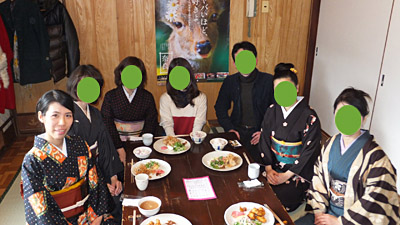 奈良きもの日和実行委員会の、2012年1月会合。集合写真。