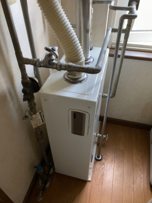 ノーリツ給湯器交換「OQB-G3702WFF」床置きから壁掛 | (株)鈴木総合住 