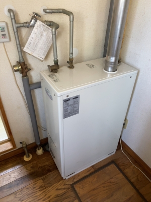 コロナ石油給湯器「UIB-3320TX」から「UIB-SA381(FK)」へ交換 コロナ石油給湯器「UIB-3320TX」から「UIB-SA381(FK)」へ交換