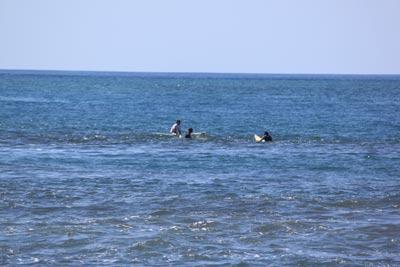 海で波待ち