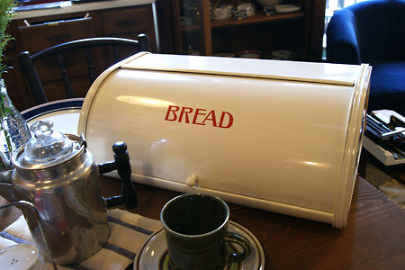 BRED缶