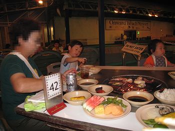 ビーチサイドでBBQ