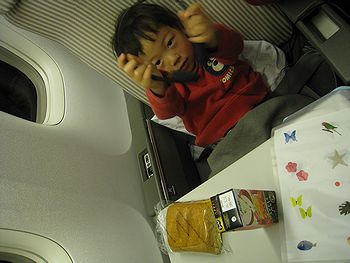 しっかりキッズミール食べます