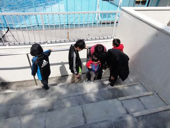 遊ぶ孫達