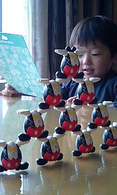 なかなか難しいぞ、このミッキー