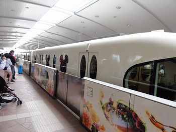 この電車にのるよー