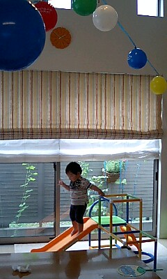 家が風船だらけっ
