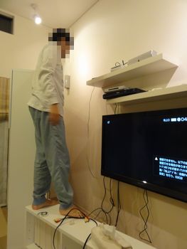 次は配線