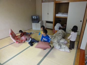 はしゃぐお子達