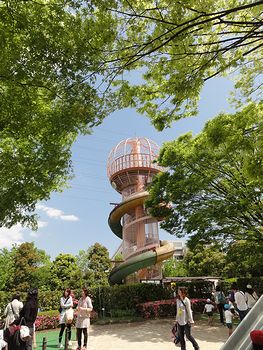 長い滑り台