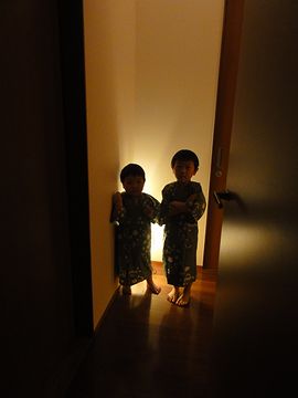 玄関横の間接照明