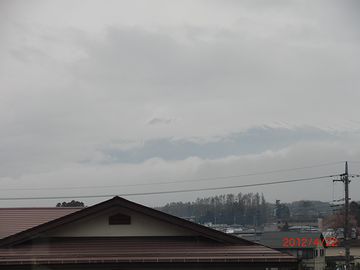 見えない・・・富士山