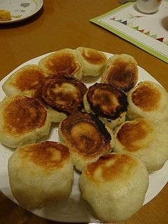 底がカリカリの肉まんできあがり