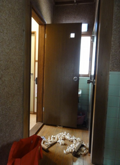 トイレの扉