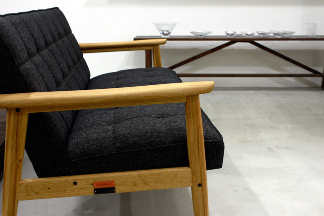 カリモク60 Kチェア サントリー樽ものがたり 展示しました。 | PlainTable 