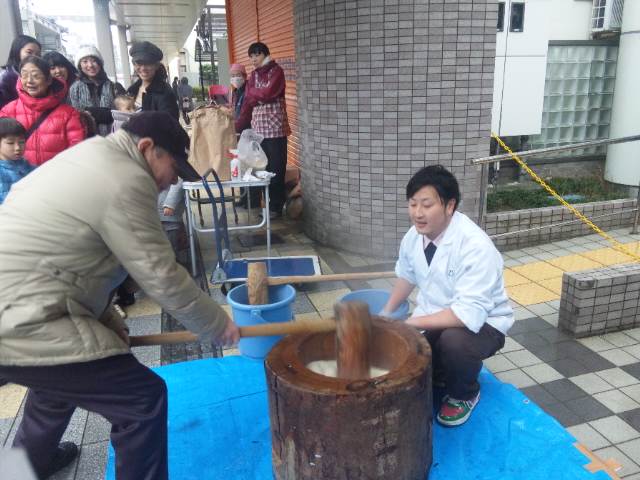 カミフル餅つき