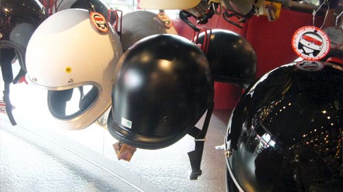 ダムショップ ダックテール HELMET