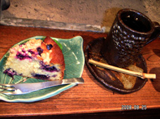 ブルーベリーケーキと黒豆コーヒー♪