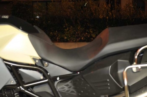 f800gsadv 純正ローシート