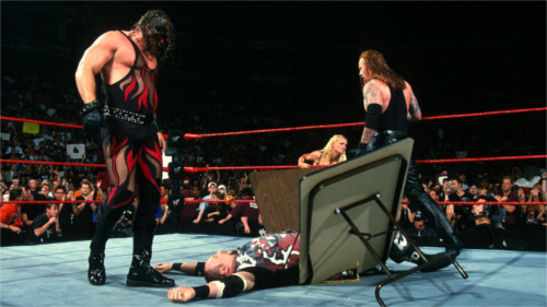 WWEの噂・裏技・裏話_ストローマンが敗れる…?破壊兄弟がメキシコで大暴れ!