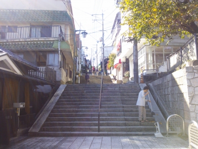 宝山寺参道1