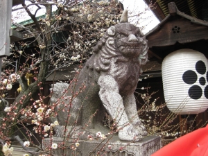 吽形の狛犬