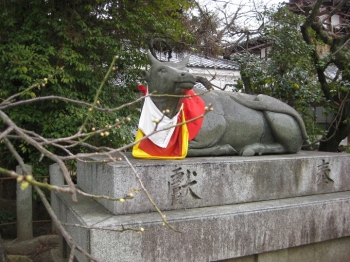 臥牛の像