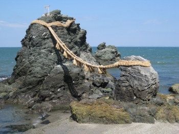 二見浦夫婦岩