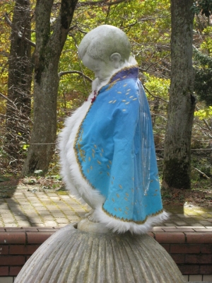 マント,横から見る