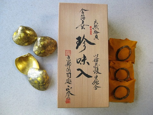 金箔工芸の珍味入れと箱書付の箱