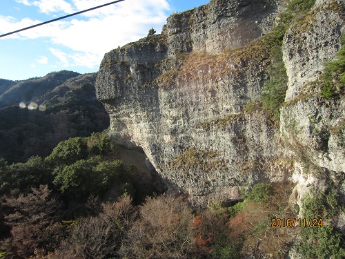 寒霞渓 集塊岩層の崖
