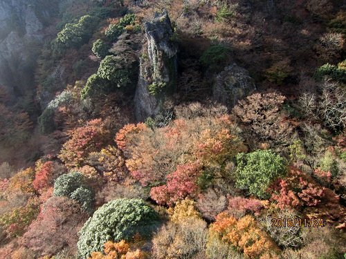 寒霞渓岩と紅葉