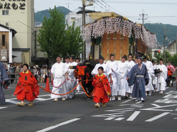 斎王代の牛車の列