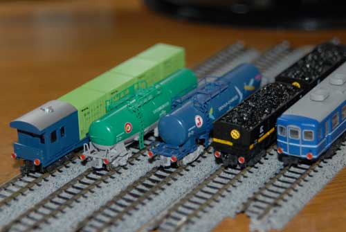 貨車と客車に反射板をつける（プチ改造） | 鉄道模型を楽しもう