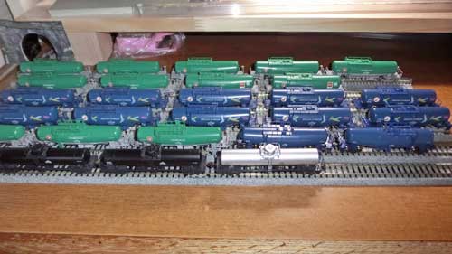 KATO 8037-4 タキ1000 日本オイルターミナル色 矢羽根マーク付 KATO 8037-4 タキ1000 日本オイルターミナル色 矢羽マーク付