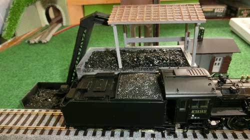鉄道模型　HOゲージ 給炭場と貨車 HOゲージサイズ 給炭台・給水塔 組立キット (組み立てキット
