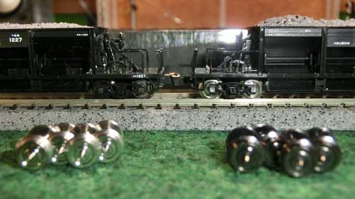 Nゲージ】TOMIXのホキ800とチキ7000を黒車輪に交換 | 鉄道模型を