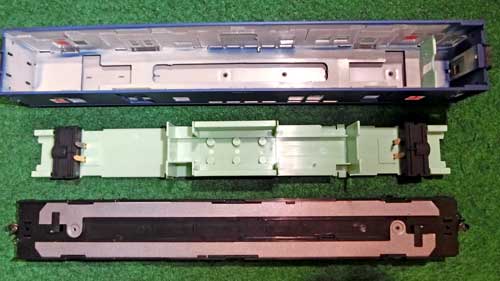 HO（16番）】TOMIXのオユ10の室内灯と修理 | 鉄道模型を楽しもう