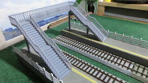 HO（16番）】HOサイズの屋根なし跨線橋の製作 | 鉄道模型を楽しもう