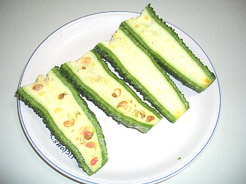ゴーヤーはツルレイシ(蔓茘枝)とも呼ばれる
