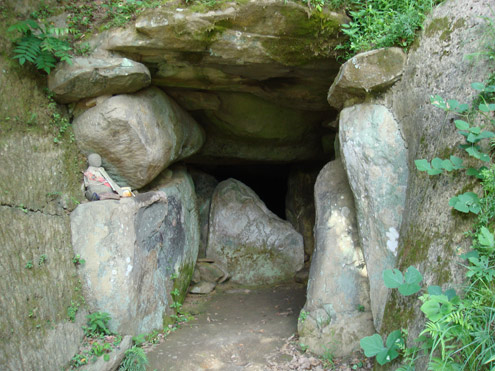 鬼の窟古墳(鬼の岩屋古墳)