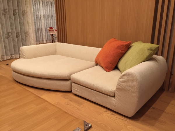 アイボリーのキャンディソファ浜松家具 Marusu Living Products｜マルス家具・浜松市リフォーム工事会社