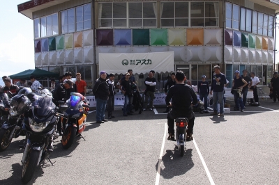 遅乗り会場