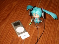 iPodにBluetoothアダプタを付けてワイヤレス化、、、これまた実に快適