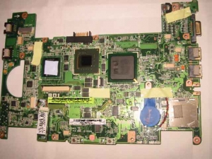 ASUS Eee PC・EeePC901の生基板である。