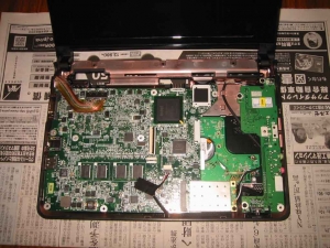 Acer 日本エイサー Aspire Oneの分解、Asus Eee PC 901 4G-Xとの比較13